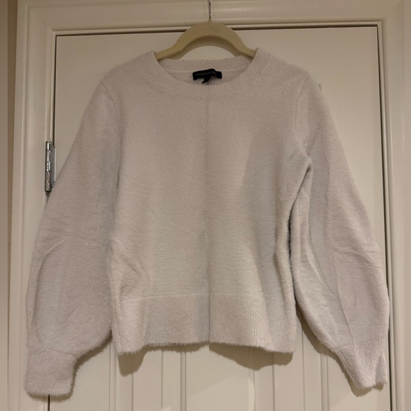 Banana Republic off white fuzzy sweater in size Small - Picture 1 of 3